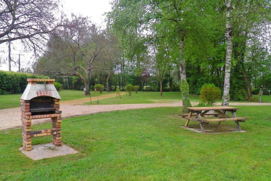 מלון Camping De Baignes מראה חיצוני תמונה