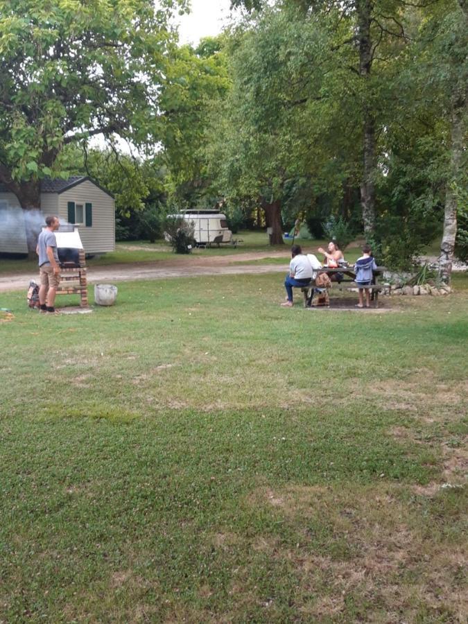 מלון Camping De Baignes מראה חיצוני תמונה